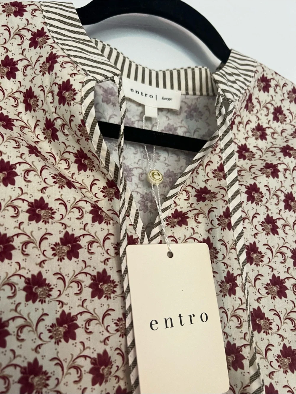 Entro burgundy blouse Floral Print Bib Front Top